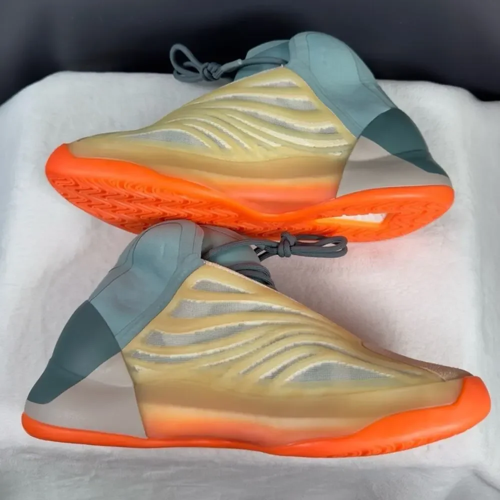 Yeezy Quantum ‘Hi-Res Coral’ | HP6595 | 11M